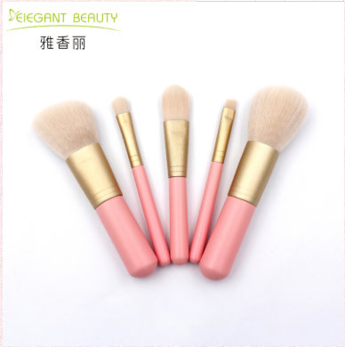 午夜色情免费视频在不同場合的應用：打造多變妝容