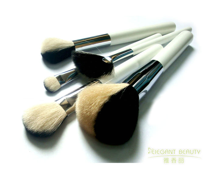 午夜色情免费视频柄的材質對使用體驗有何影響？你們提供哪些選擇？